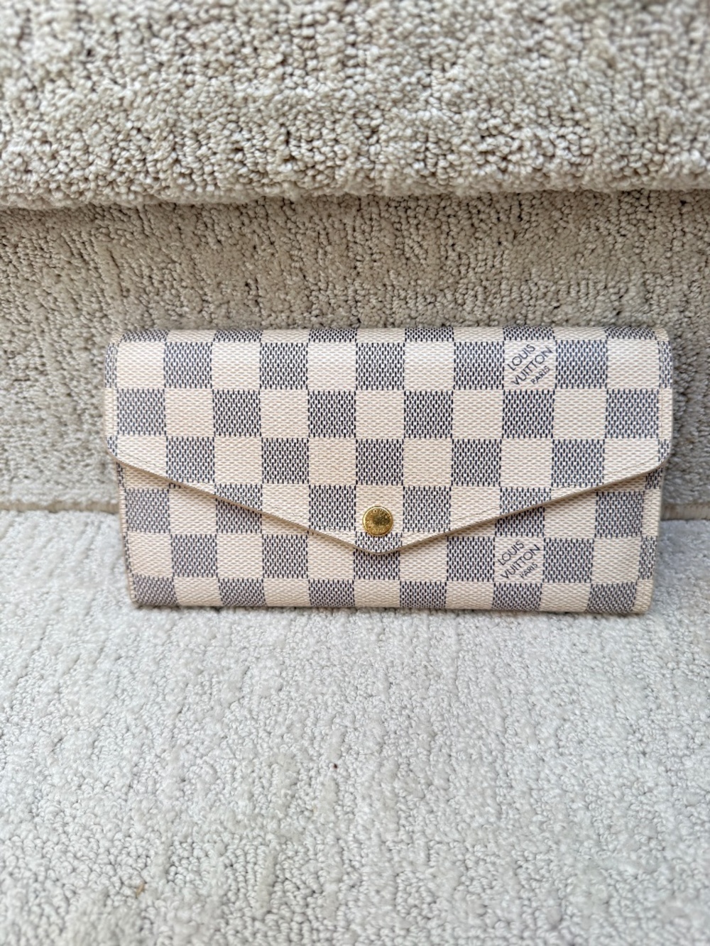 Louis Vuitton Sarah Wallet in Damier Azur